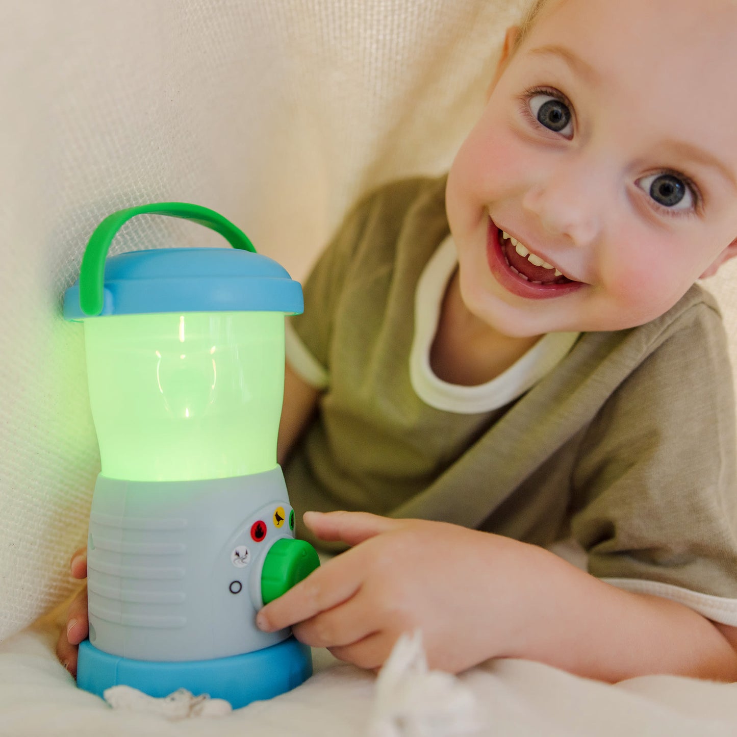 Melissa & Doug - Let's Explore Lantern | Kids Play Set