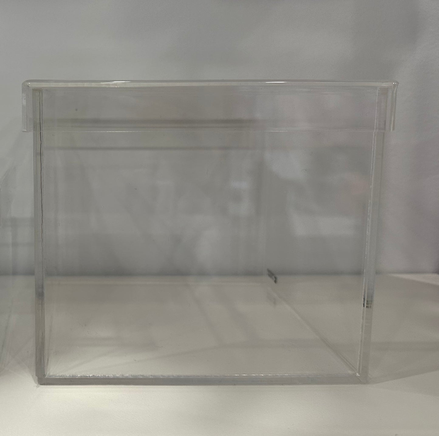 Square acrylic box with lid