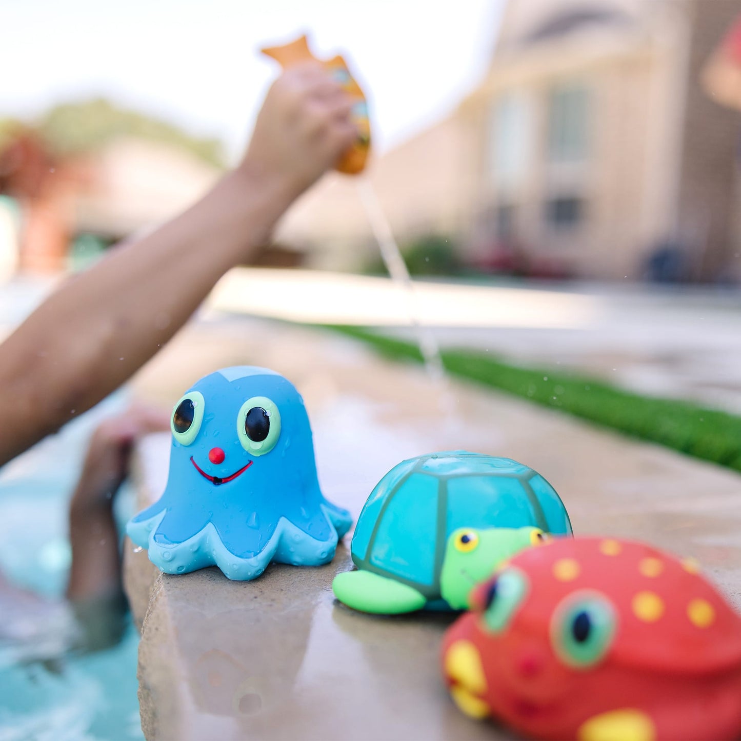 Melissa & Doug Seaside Sidekicks Squirters Water Toys