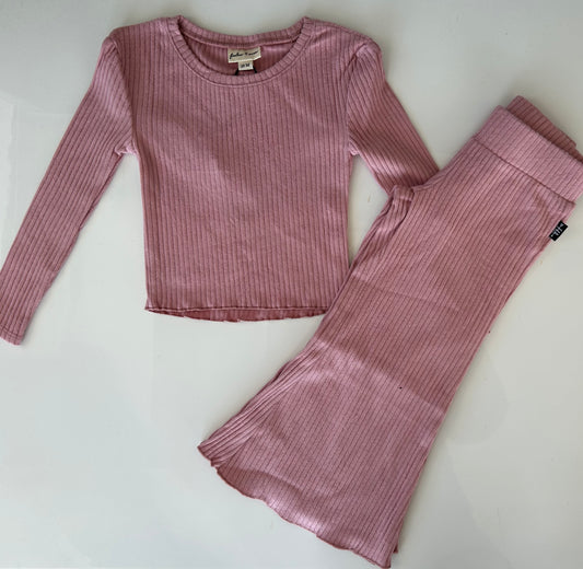 Feather 4 arrow rose leggings and shirt set