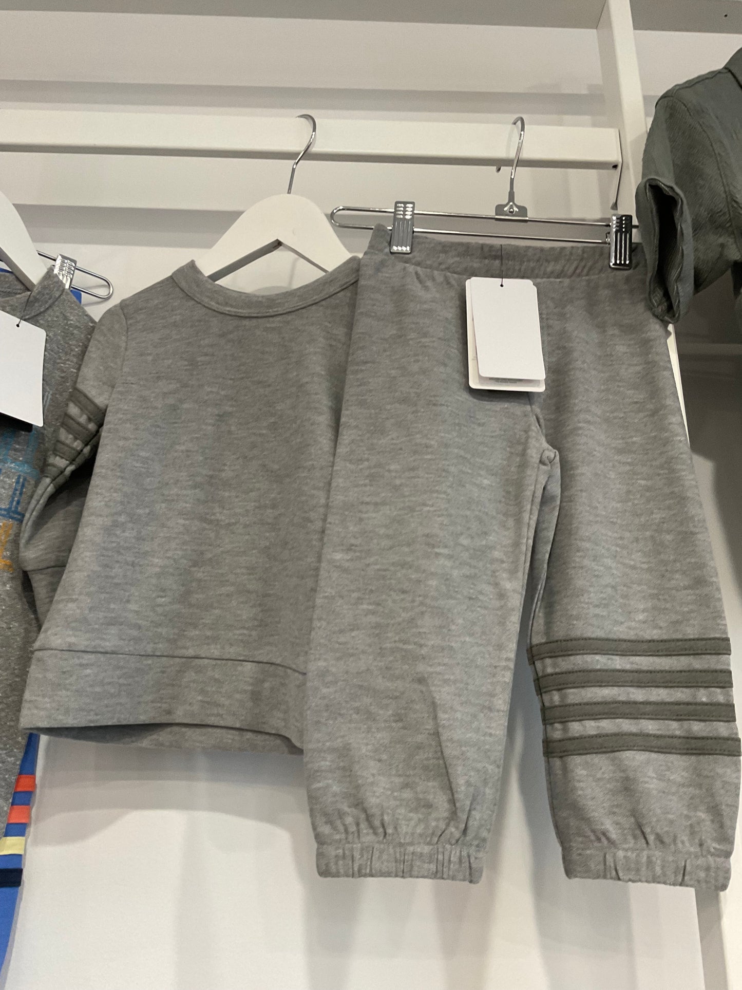 Chaser grey set